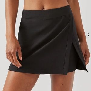 Outdoor Voices Court Skort 4.5” in Black, Size M NWOT